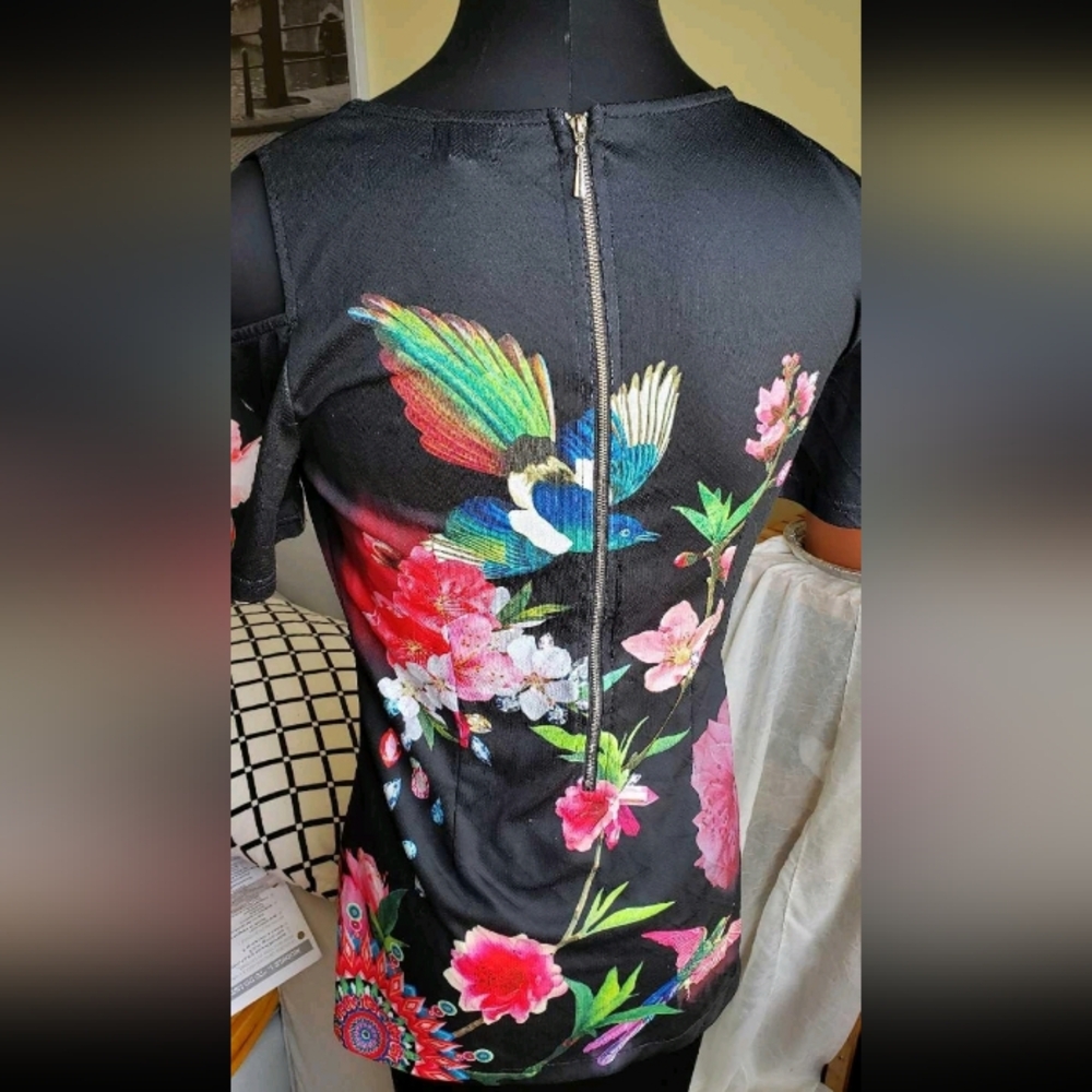 Floral Cold Shoulder Top Small - Picture 3 of 6